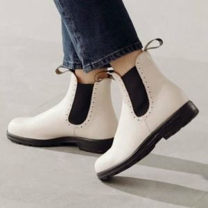 BNIB Blundstone Girlfriend Boots in Pearl - Sz 8 Women's